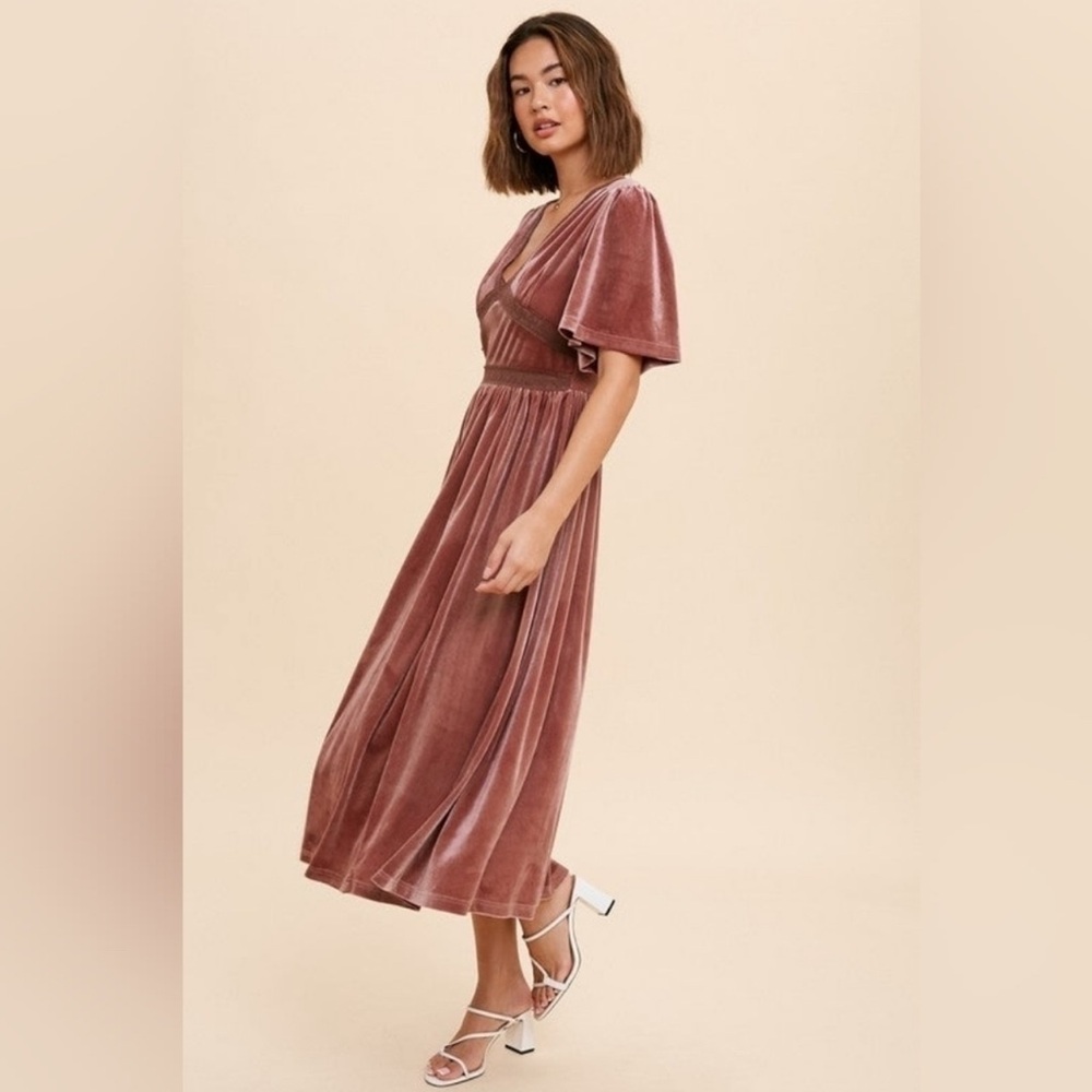 Elegant mauve velvet Dress